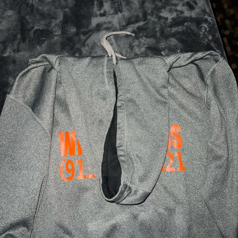 Carhartt Relaxed Fit Hoodie Size XL - Picture 6 of 8